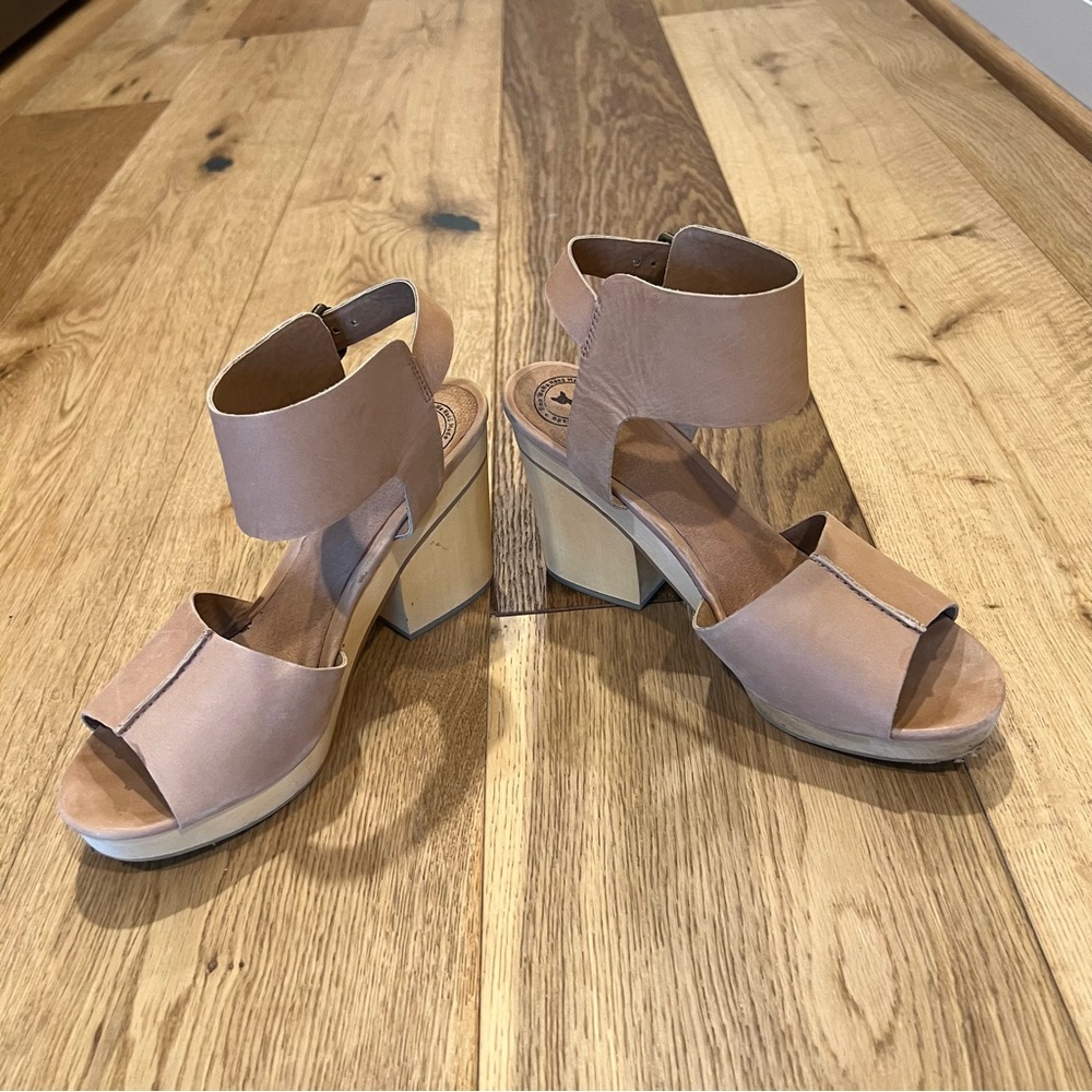 Anthropologie Gee WaWa Pam platform wooden clogs/sandals sling